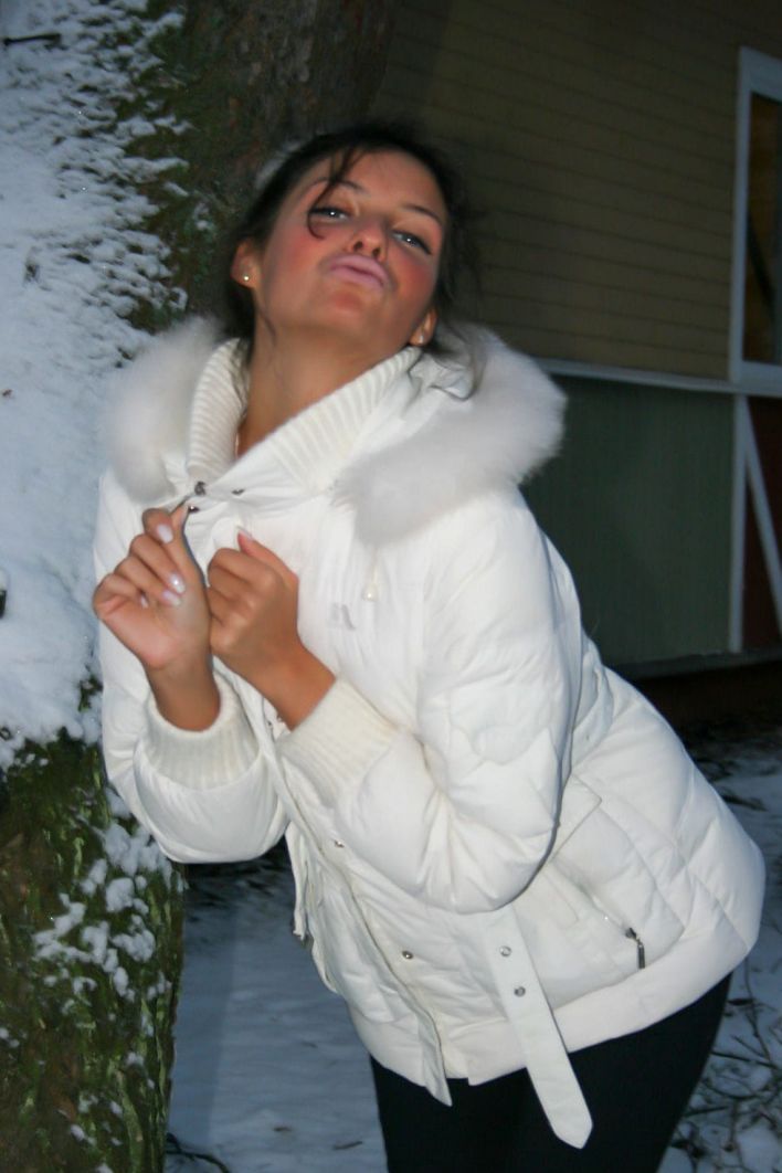 Isabella in Exhibitionist. Thumbnail 56