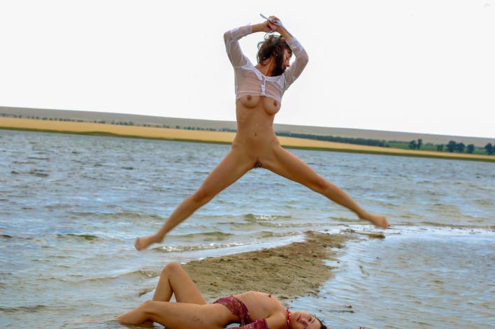 Aglaia X  Sophronia Q in Hanging Out On The Beach. Миниатюра 40
