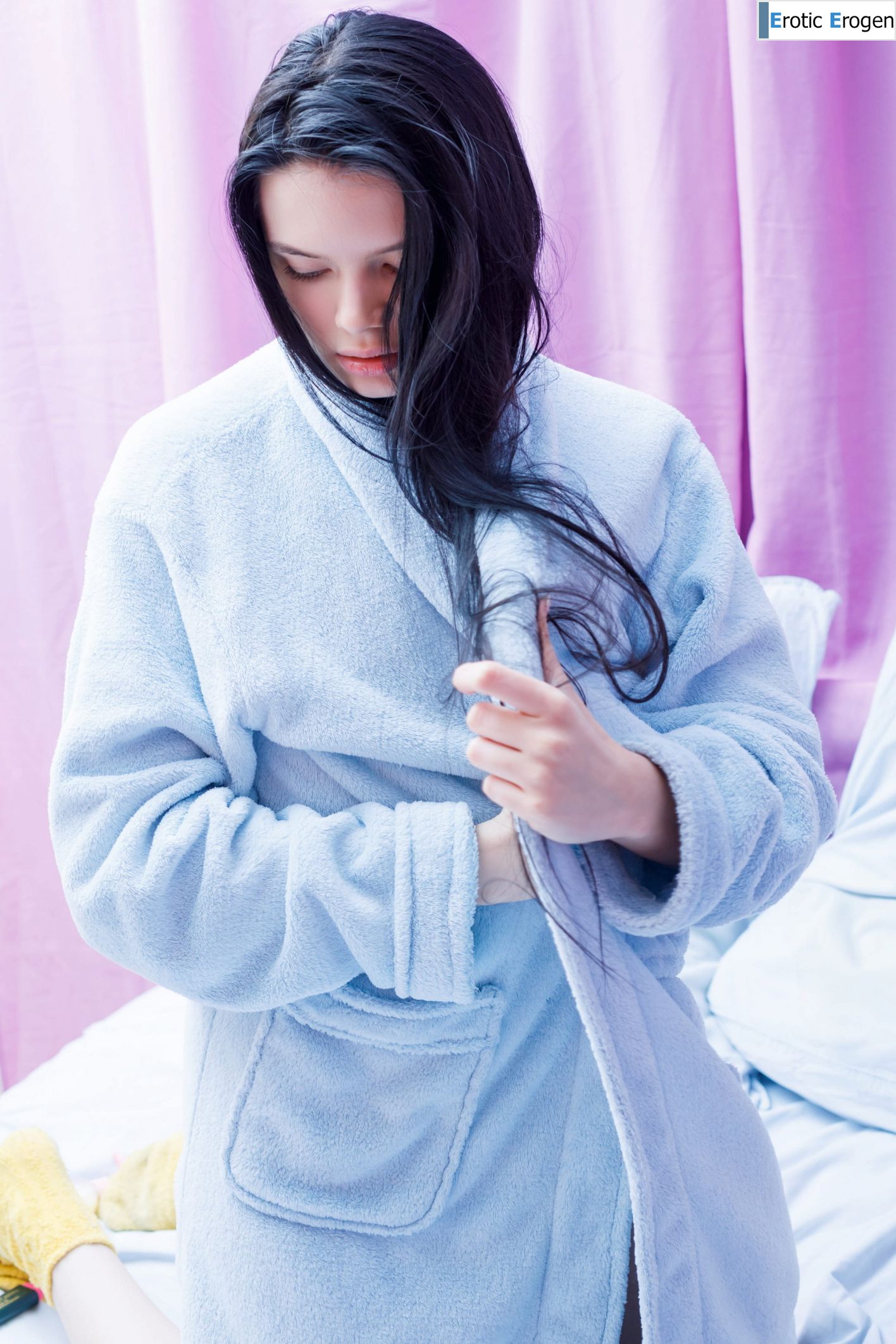 Ariana Mun in Casameu. Слайд 1