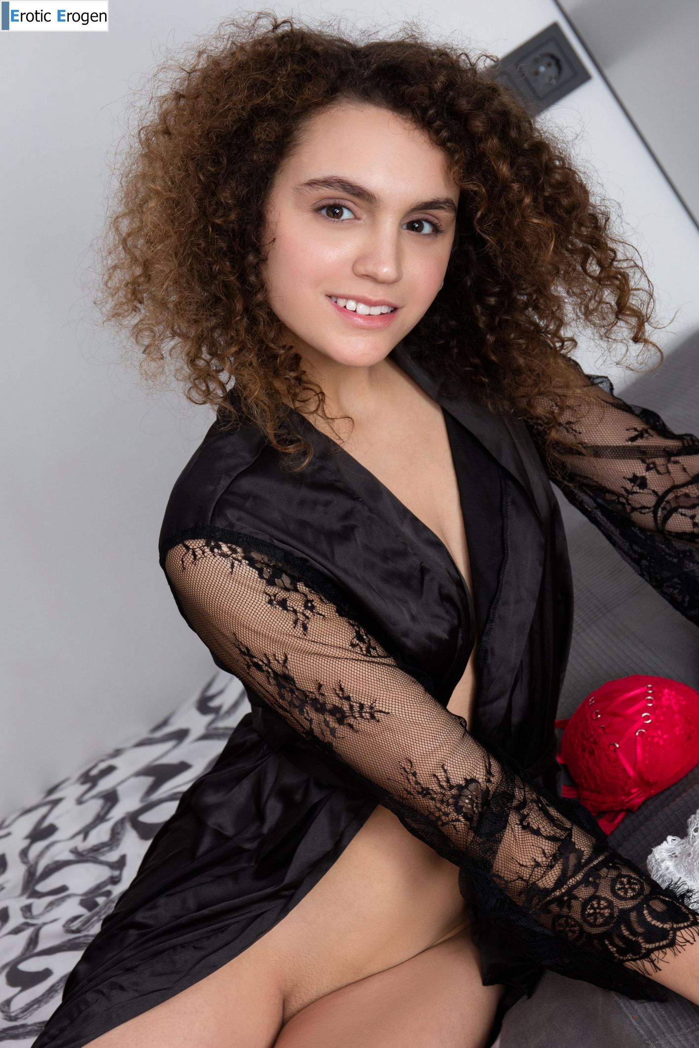 Konstance in Flirty Fun. Слайд 2