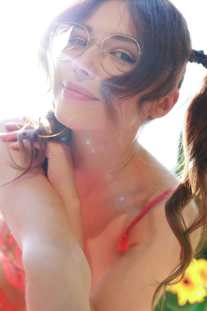 Milla in Summer Relaxing. Thumbnail 3
