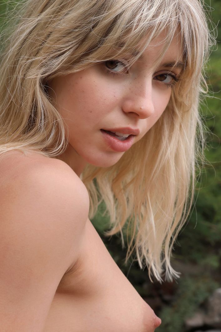 Avery in Storm Chaser 2. Thumbnail 18