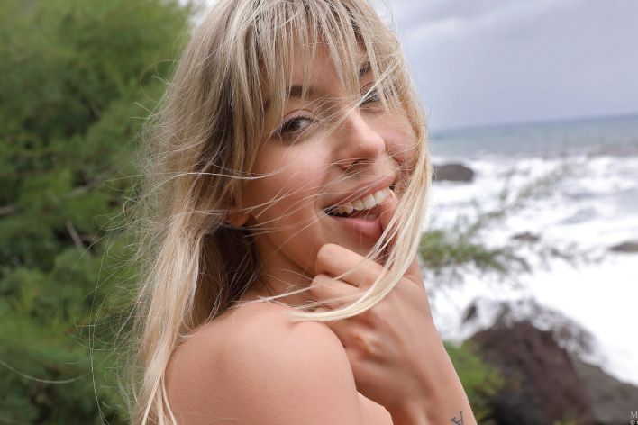 Avery in Storm Chaser 2. Thumbnail 5