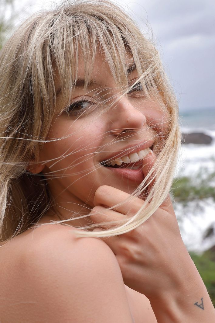 Avery in Storm Chaser 2. Thumbnail 6