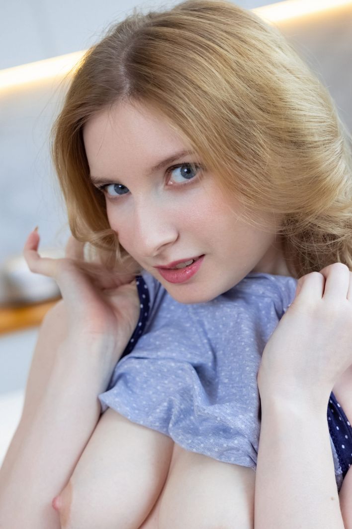 Minnie Lighter in Polka Dots And Lace. Миниатюра 4