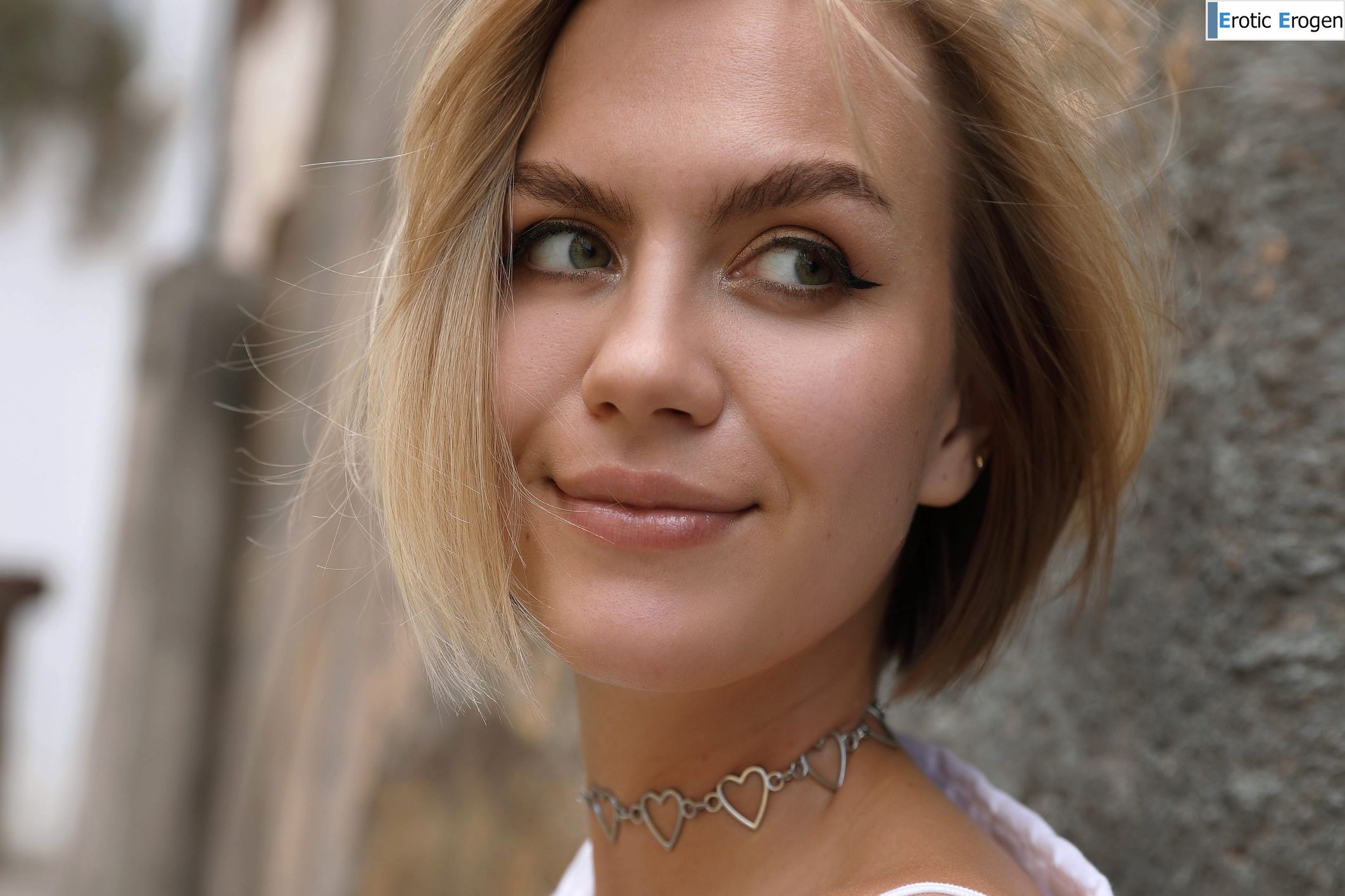 Lana Lane in Postcard Paul Do Mar. Слайд 10