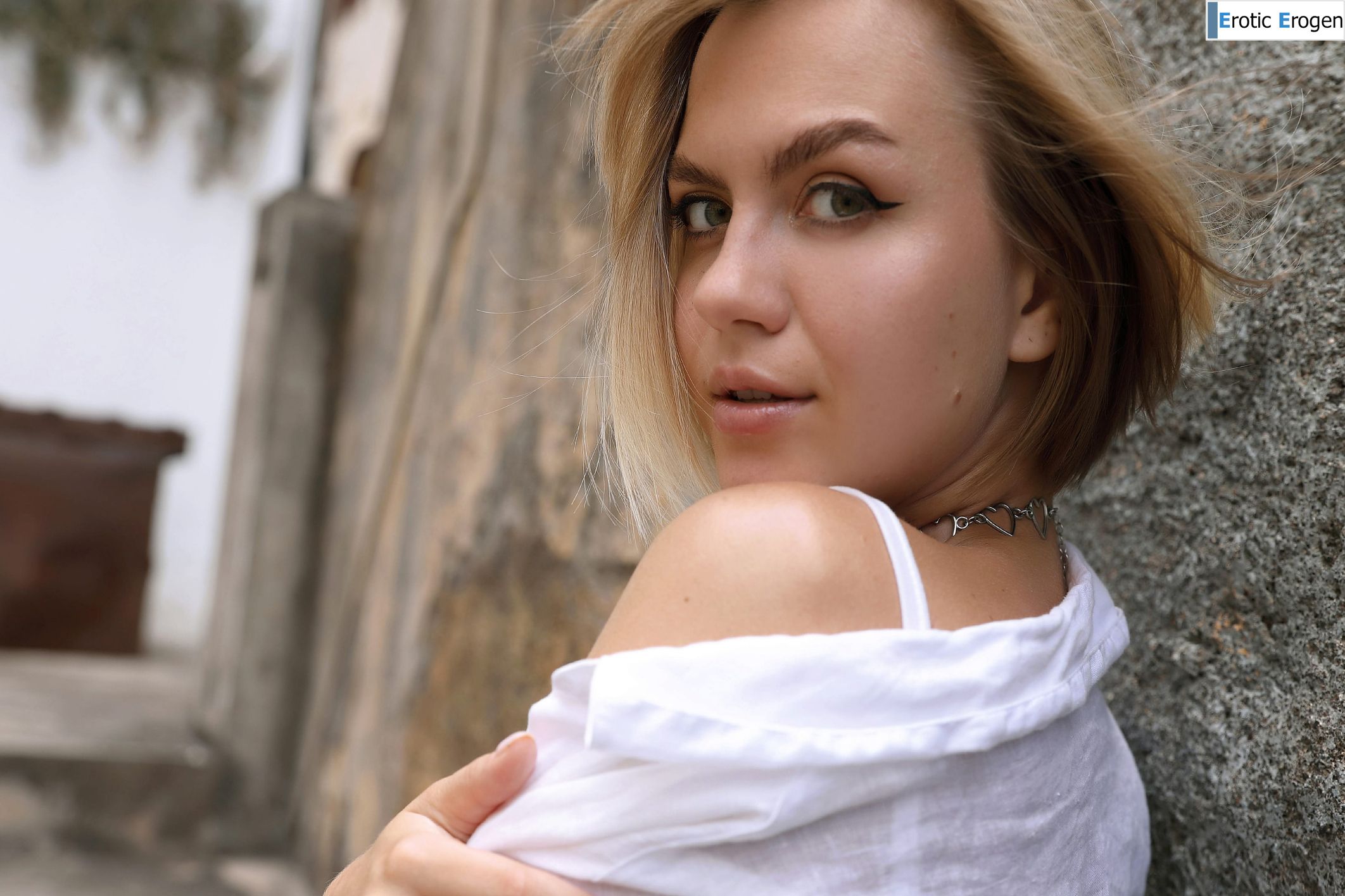 Lana Lane in Postcard Paul Do Mar. Слайд 11