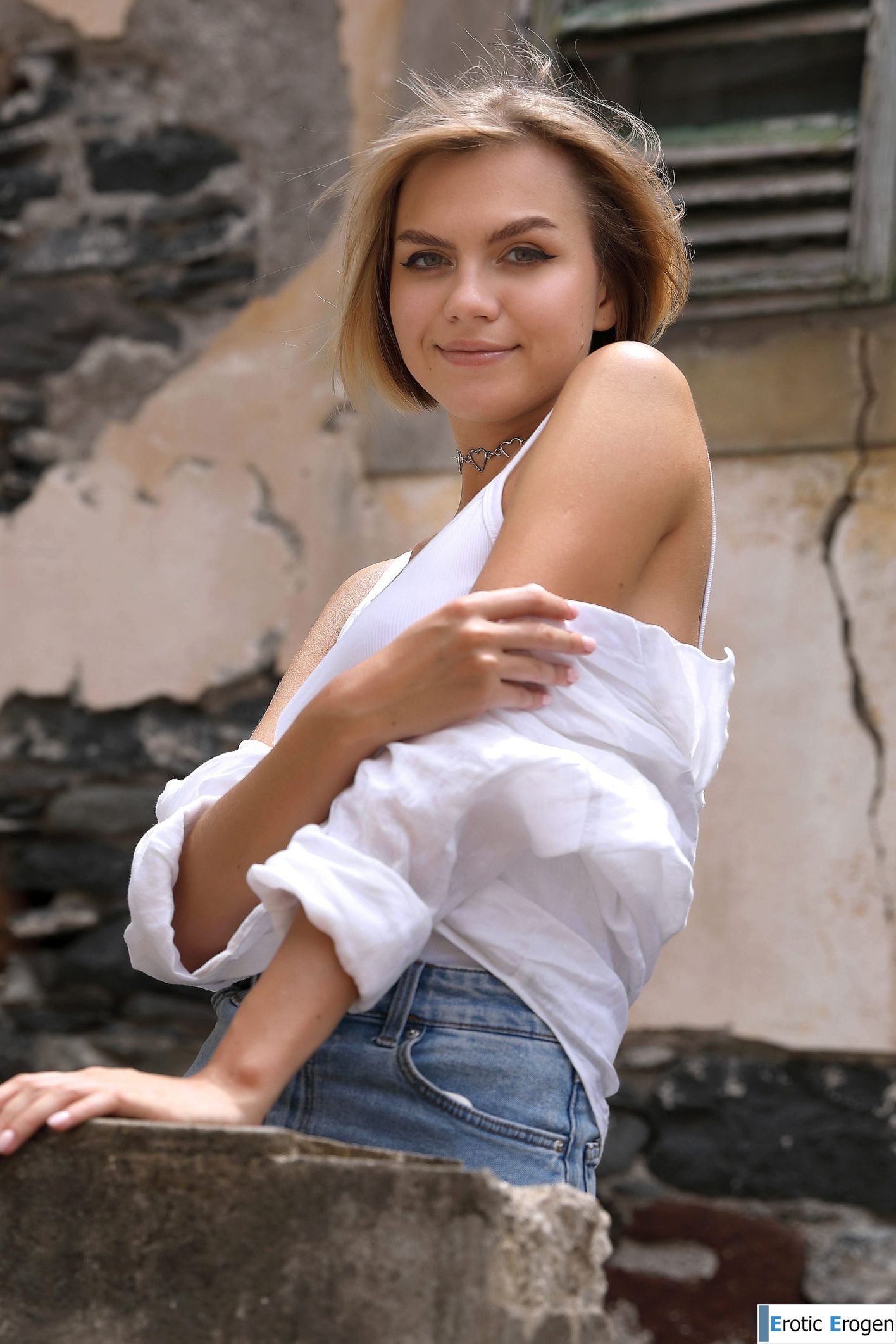 Lana Lane in Postcard Paul Do Mar. Слайд 19