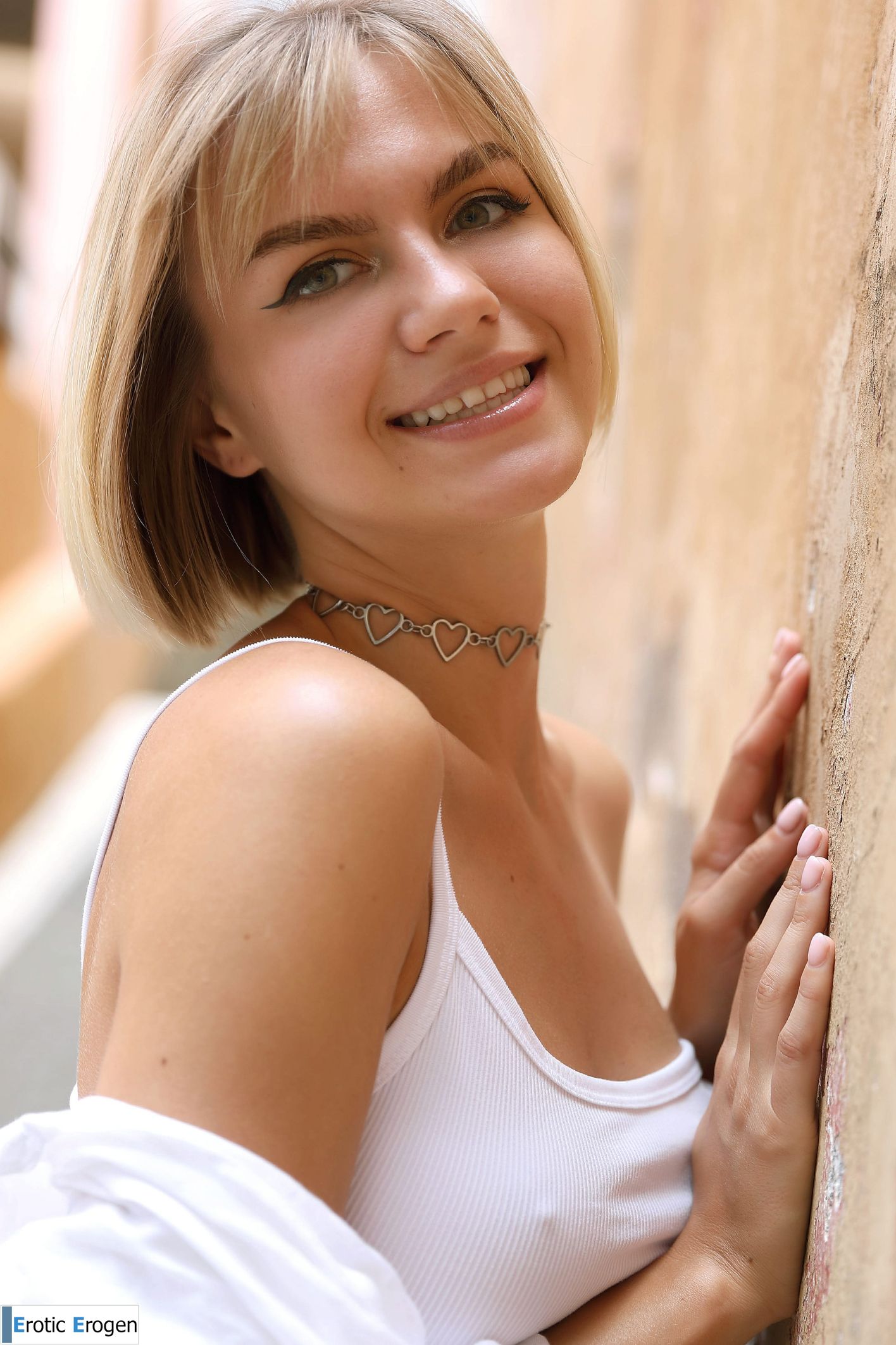 Lana Lane in Postcard Paul Do Mar. Слайд 27