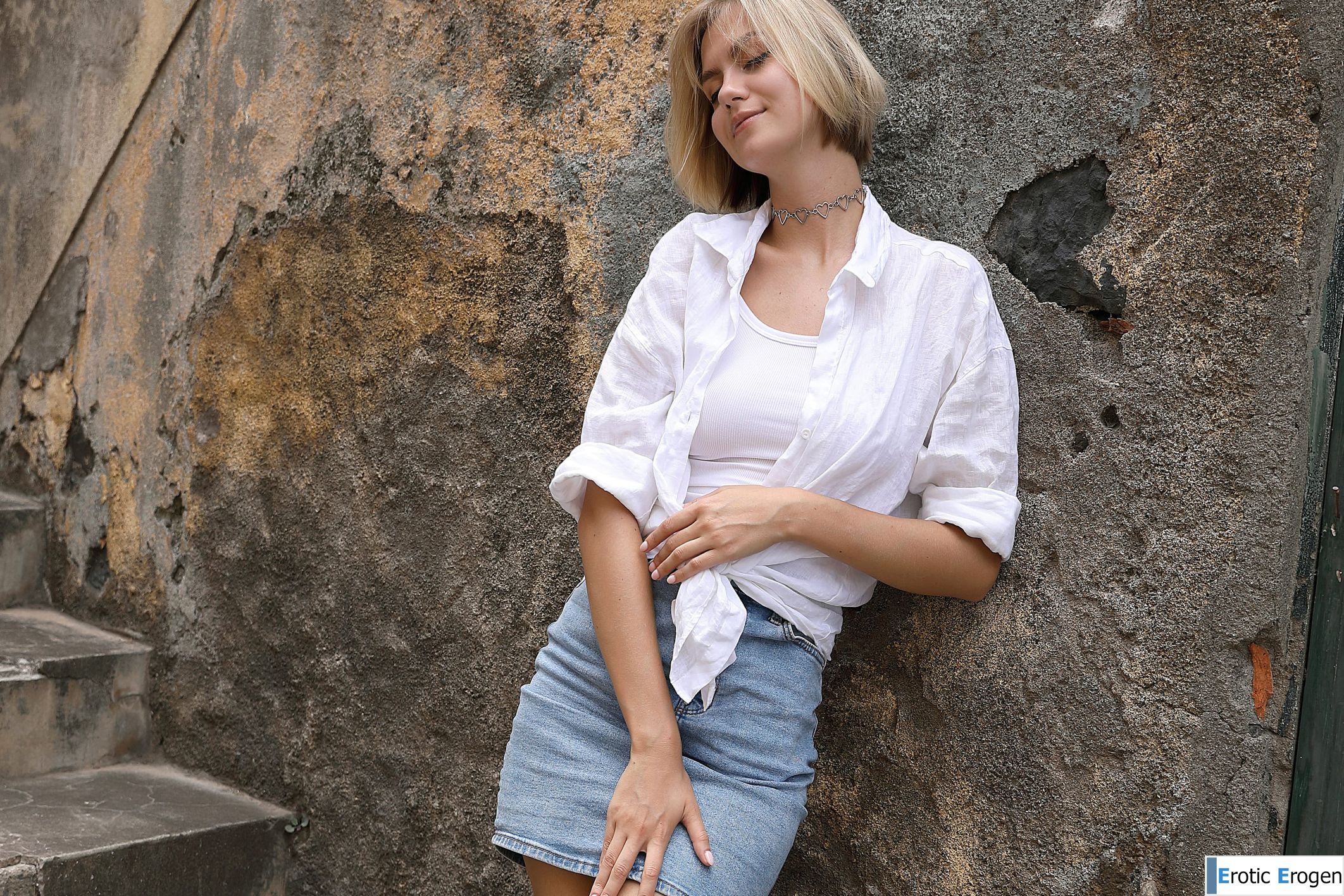 Lana Lane in Postcard Paul Do Mar. Слайд 4
