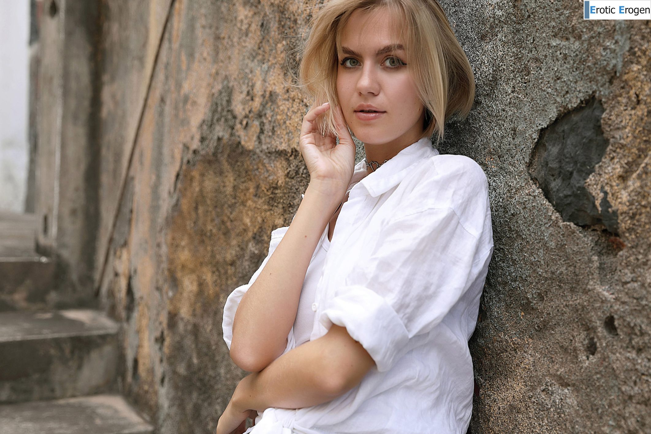 Lana Lane in Postcard Paul Do Mar. Слайд 5