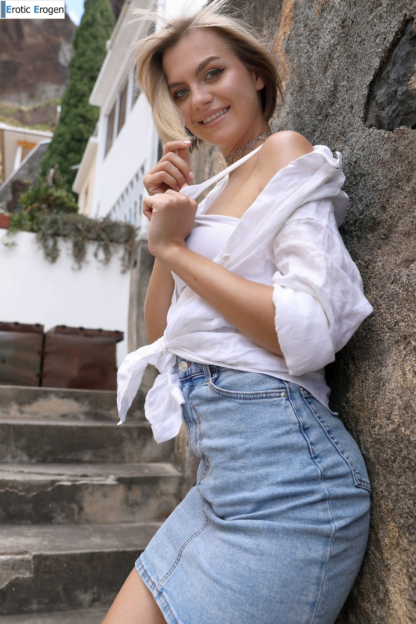 Lana Lane in Postcard Paul Do Mar. Слайд 8