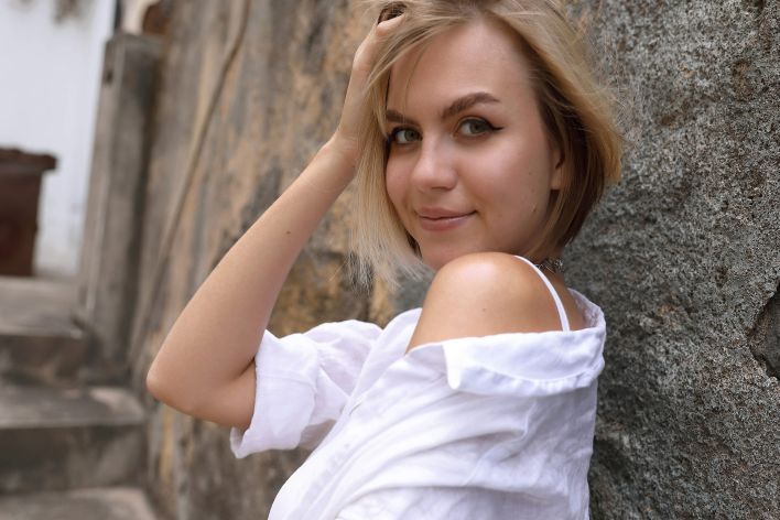 Lana Lane in Postcard Paul Do Mar. Миниатюра 12