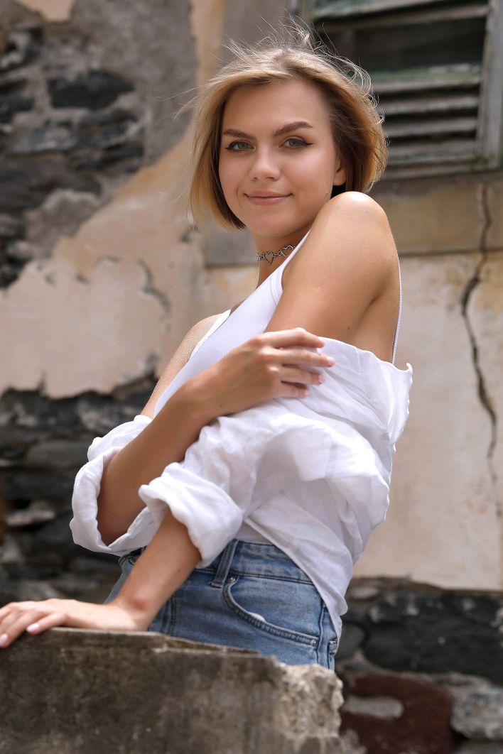 Lana Lane in Postcard Paul Do Mar. Миниатюра 19