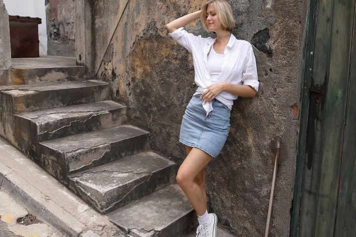 Lana Lane in Postcard Paul Do Mar. Миниатюра 3