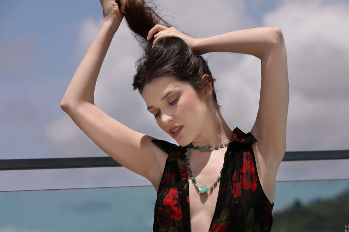 Amelia in Sweltering Heat. Thumbnail 10