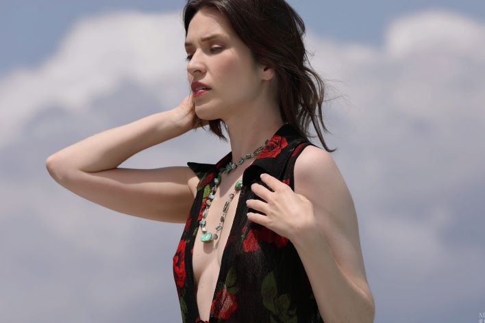Amelia in Sweltering Heat. Thumbnail 2