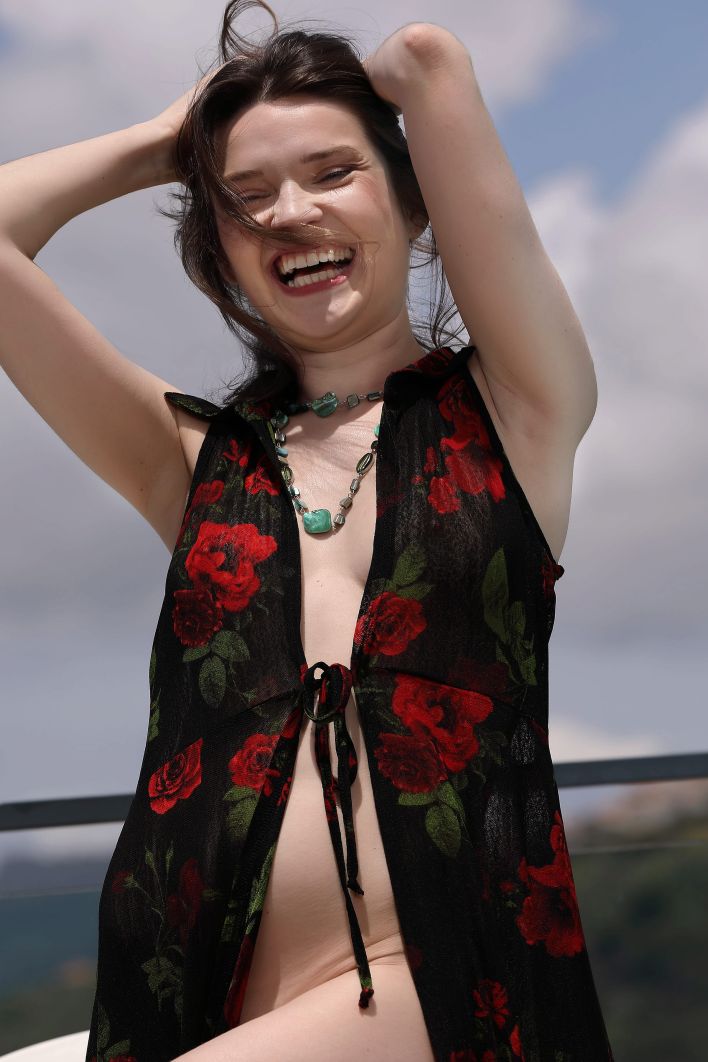 Amelia in Sweltering Heat. Thumbnail 8