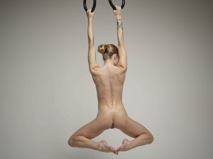 Stasya in Nude Gymnastics. Миниатюра 38