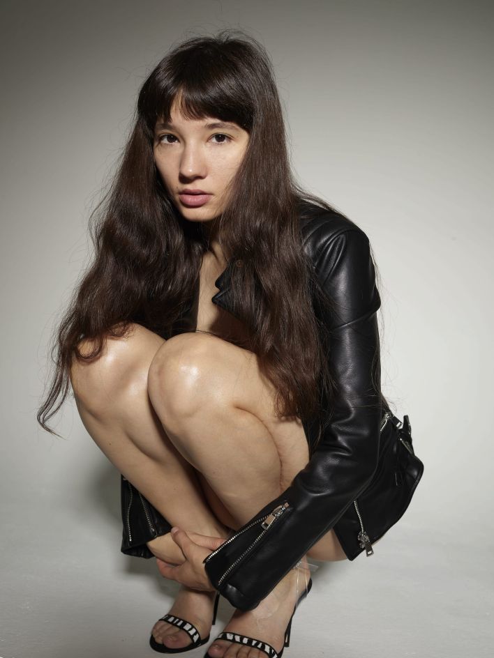 Katya V in Leather And Skin. Миниатюра 24
