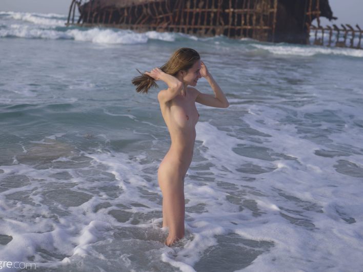 Proserpina in Atlantic Ocean. Thumbnail 14