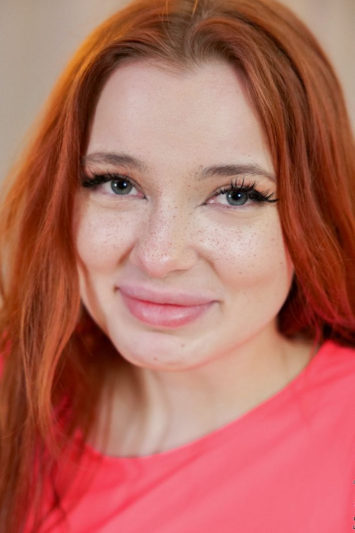 Megan M in All Smiles. Thumbnail 3
