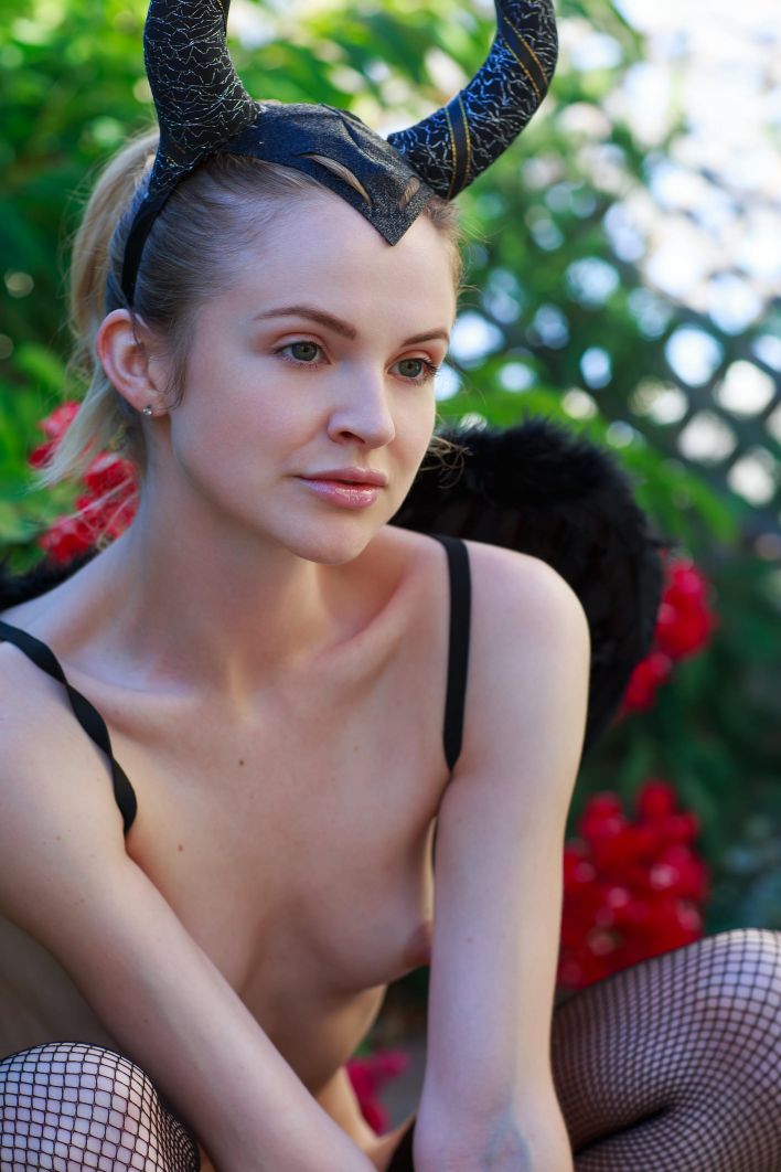 Alice May in Aliceficenta. Thumbnail 52