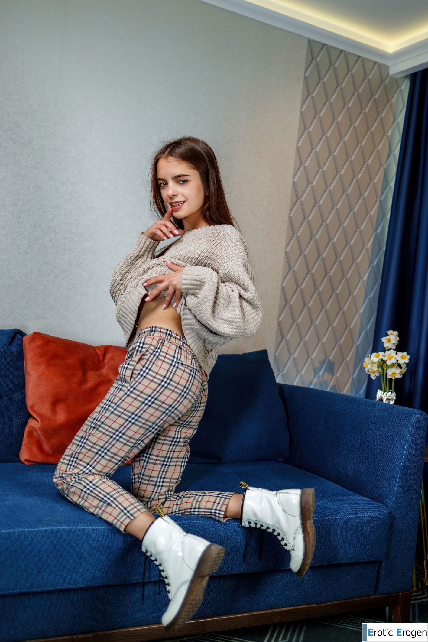 Neesa in Out Of The Cold. Фото 7