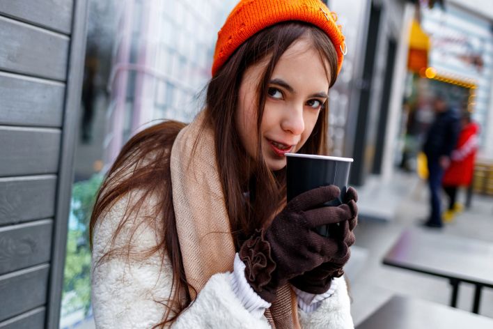Neesa in Out Of The Cold. Миниатюра 1