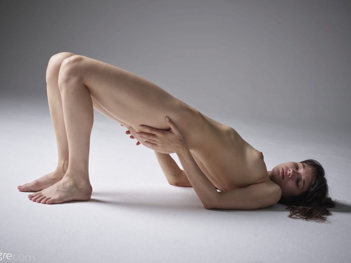 Katya V in Artistic Nudes. Thumbnail 23
