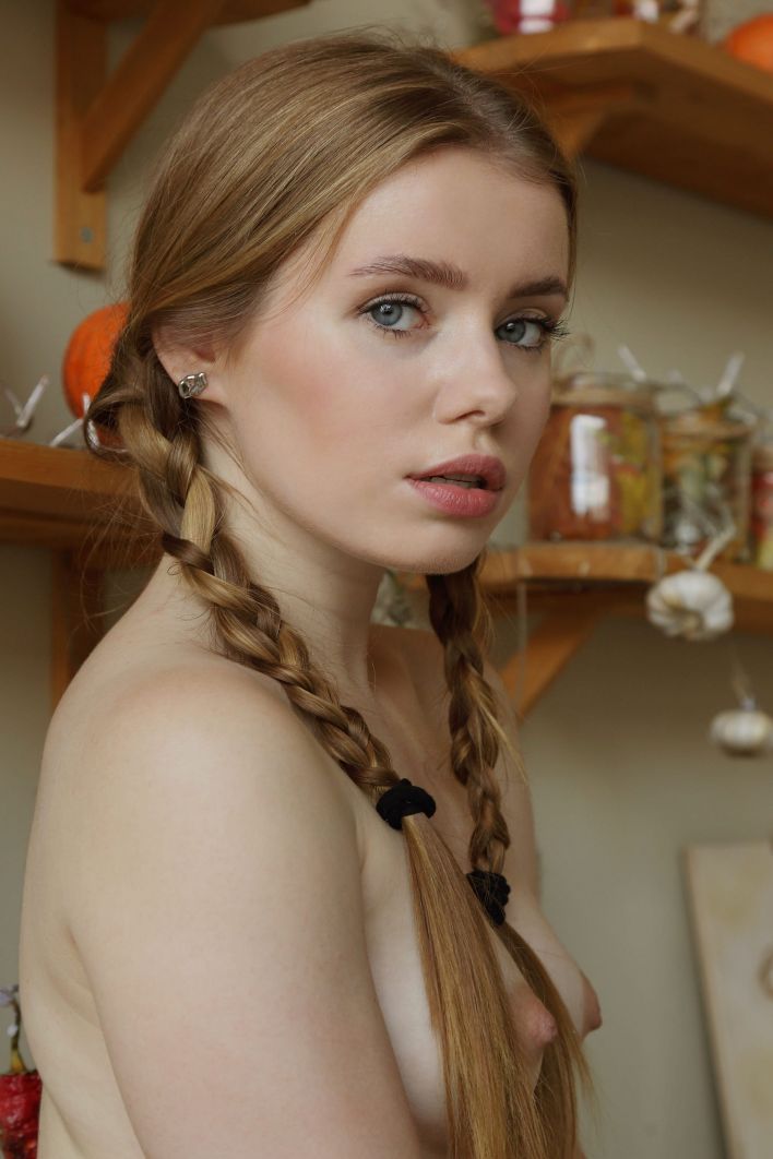 Lalli in Fall Is Here. Thumbnail 37