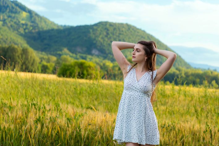 Julia K in In The Field. Thumbnail 2
