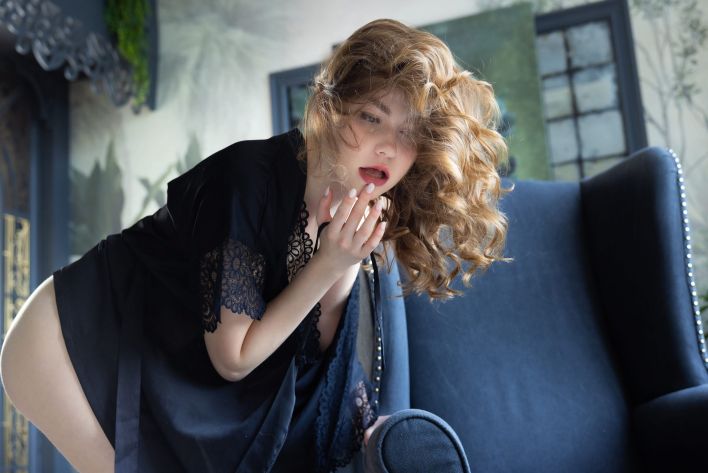 Julia Morozzi in Sensuous. Thumbnail 12