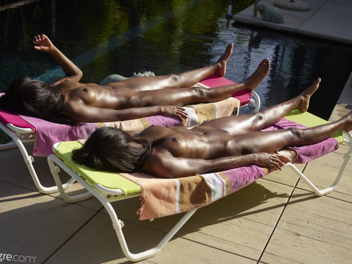 Alexandra And Ombeline in Poolside. Thumbnail 23