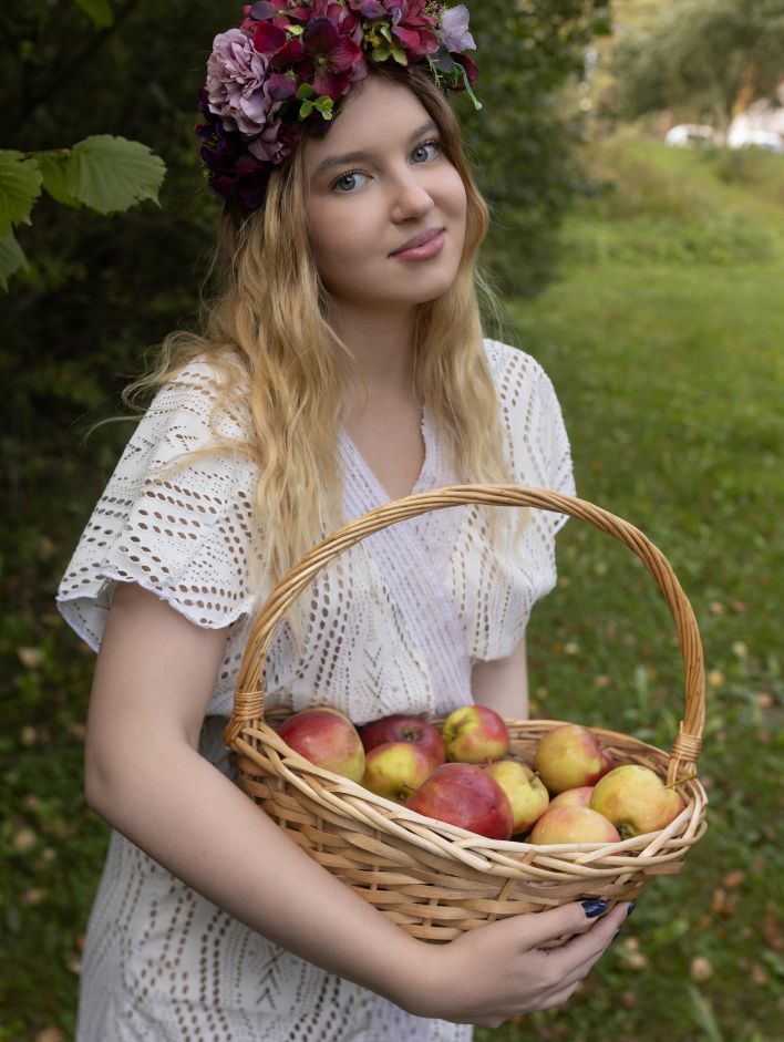 Nikoleta in Vitamins. Thumbnail 1