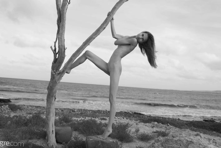 Proserpina in Joshua Tree. Thumbnail 37