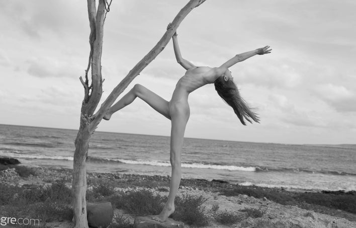 Proserpina in Joshua Tree. Thumbnail 38
