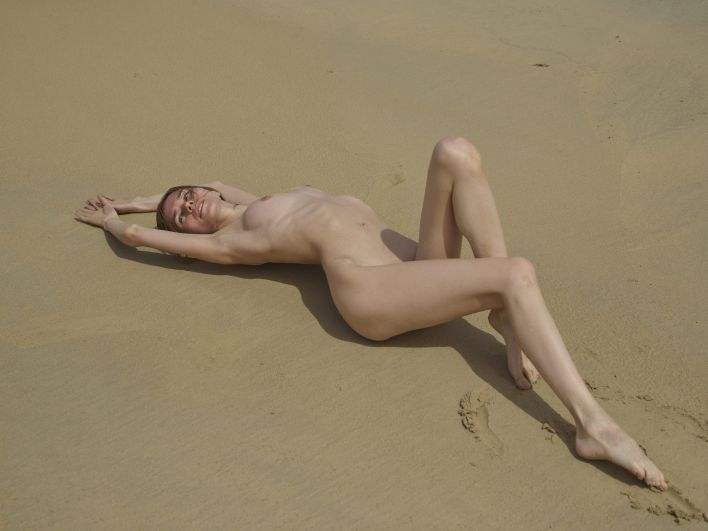 Proserpina in Beach Exhibitionist. Миниатюра 2