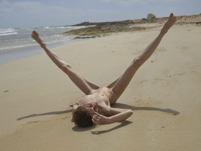 Proserpina in Beach Exhibitionist. Миниатюра 33
