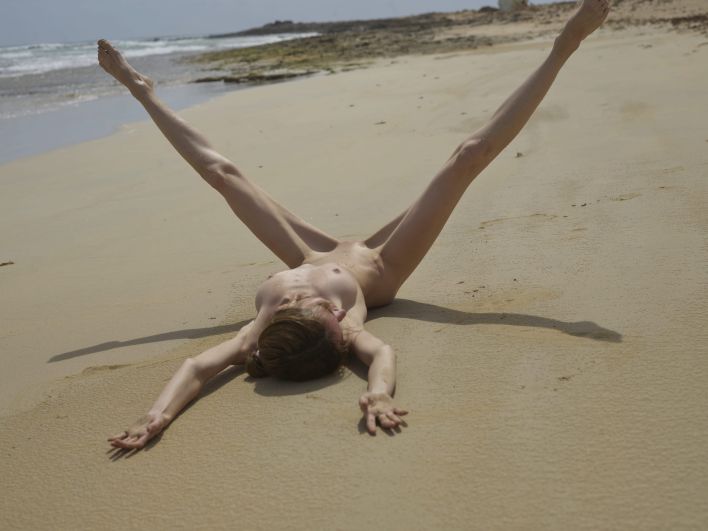 Proserpina in Beach Exhibitionist. Миниатюра 36