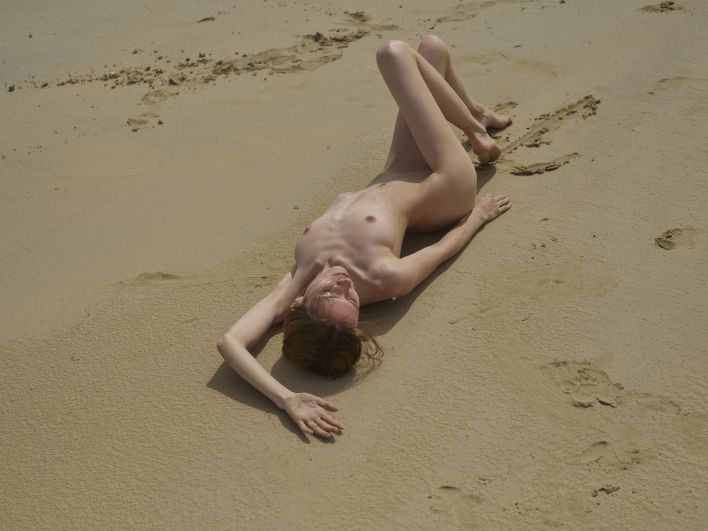 Proserpina in Beach Exhibitionist. Миниатюра 5