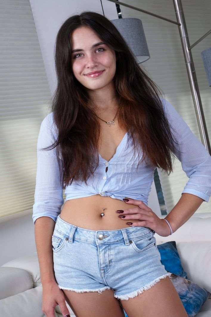 Daisy Phoenix in Ready And Waiting. Thumbnail 2