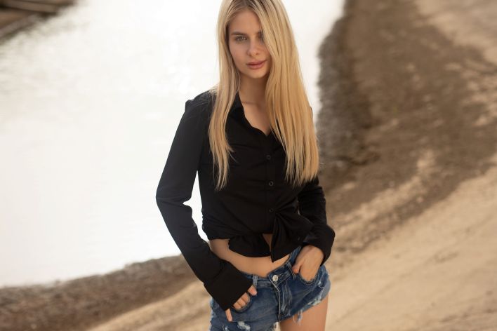 Briana in Strange Days 2. Thumbnail 1